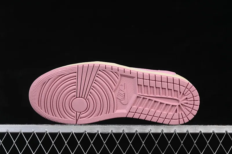 All Categories Air Jordan Jordan series basketball shoes Air Jordan 1 Low Travis Scott x Air Jordan 1 Low OG AJ1 Joe 1 joint overhead hook IQ7604-100